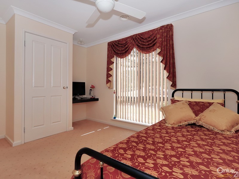 8 Rochester Drive, Mindarie WA 6030