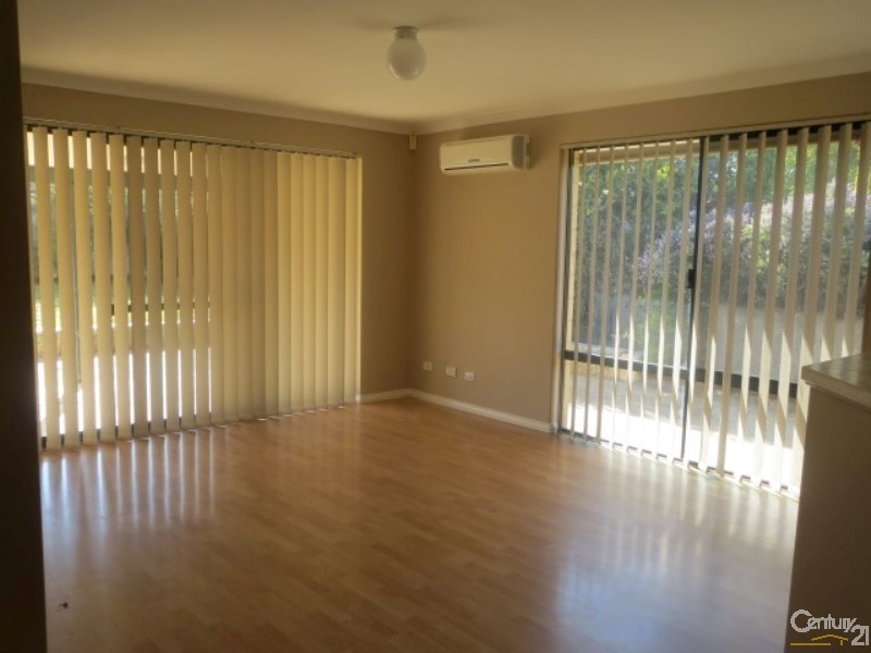 15 Carwoola Circle, Carramar WA 6031