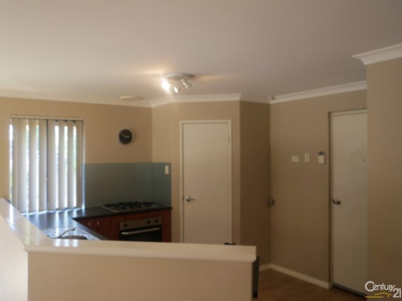 15 Carwoola Circle, Carramar WA 6031