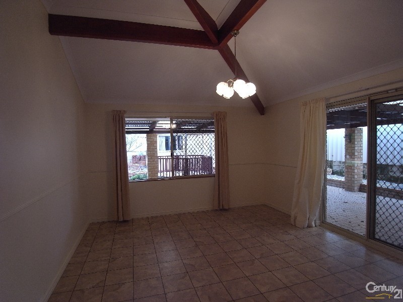 49 Stradbroke Gardens, Ridgewood WA 6030