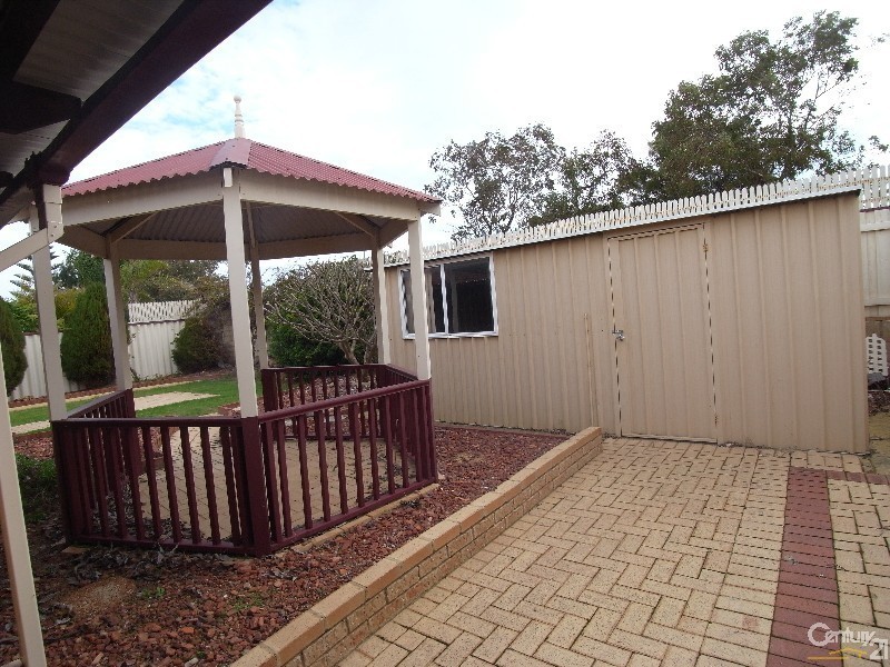 49 Stradbroke Gardens, Ridgewood WA 6030