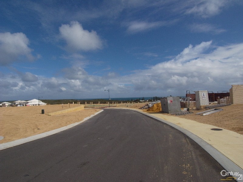 39 Calis Avenue, Iluka WA 6028