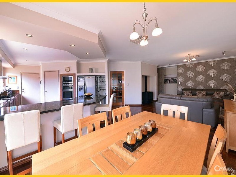 56 Hampshire Drive, Jindalee WA 6036