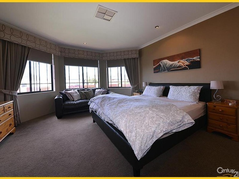 56 Hampshire Drive, Jindalee WA 6036