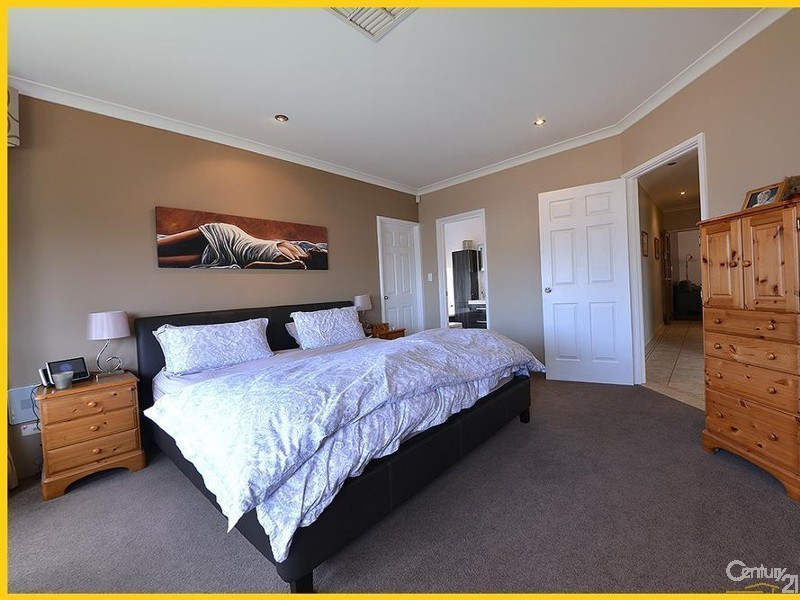 56 Hampshire Drive, Jindalee WA 6036