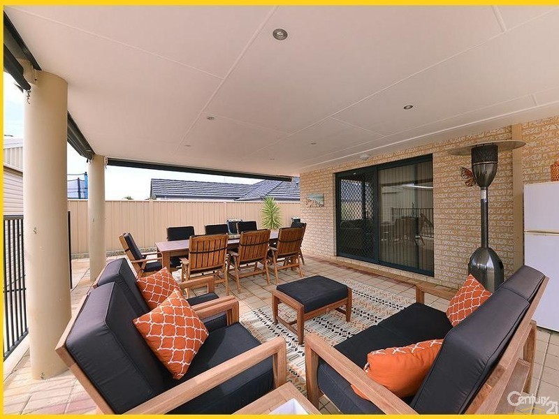 56 Hampshire Drive, Jindalee WA 6036