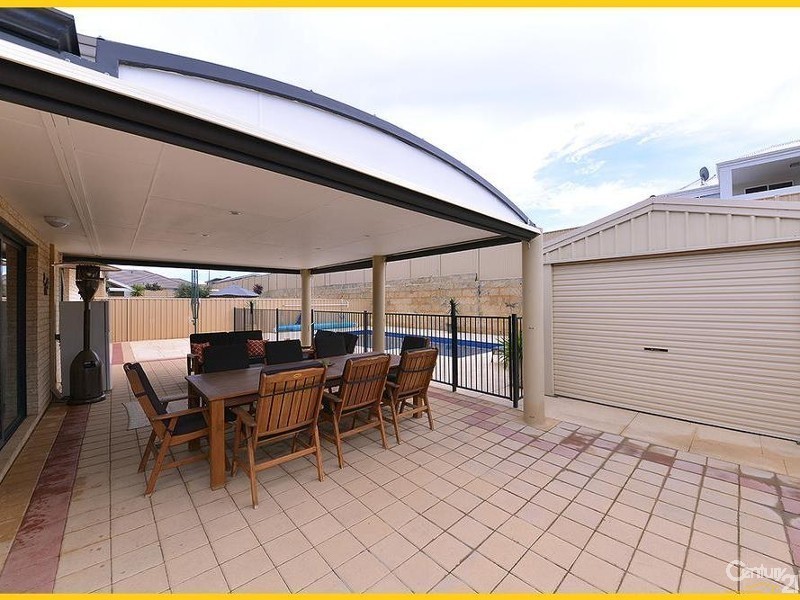 56 Hampshire Drive, Jindalee WA 6036