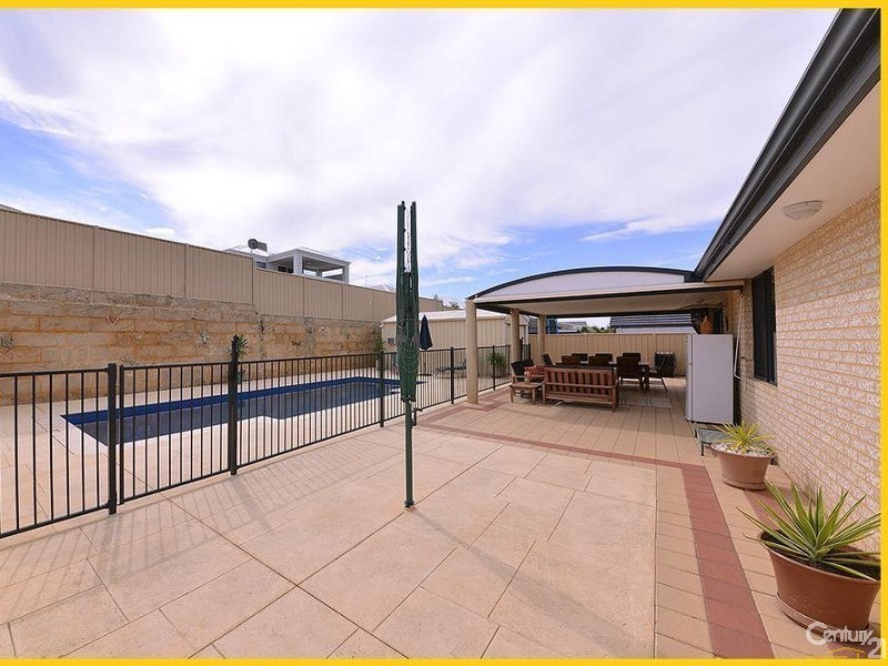 56 Hampshire Drive, Jindalee WA 6036