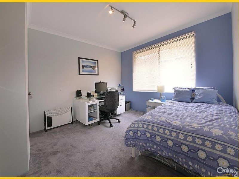 56 Hampshire Drive, Jindalee WA 6036