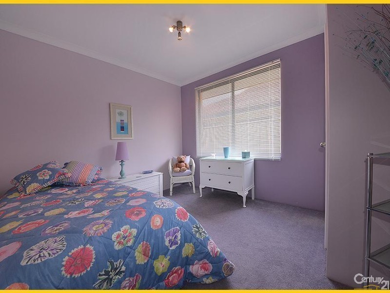 56 Hampshire Drive, Jindalee WA 6036