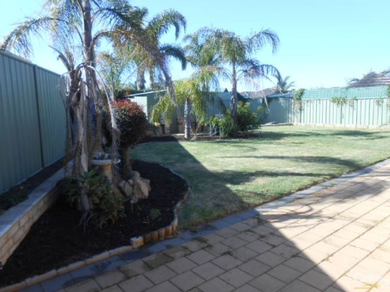 16 Namoi Turn, Merriwa WA 6030
