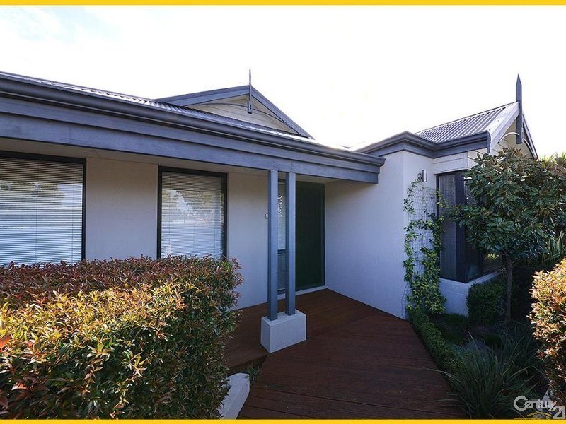 4 Somerly Drive, Clarkson WA 6030