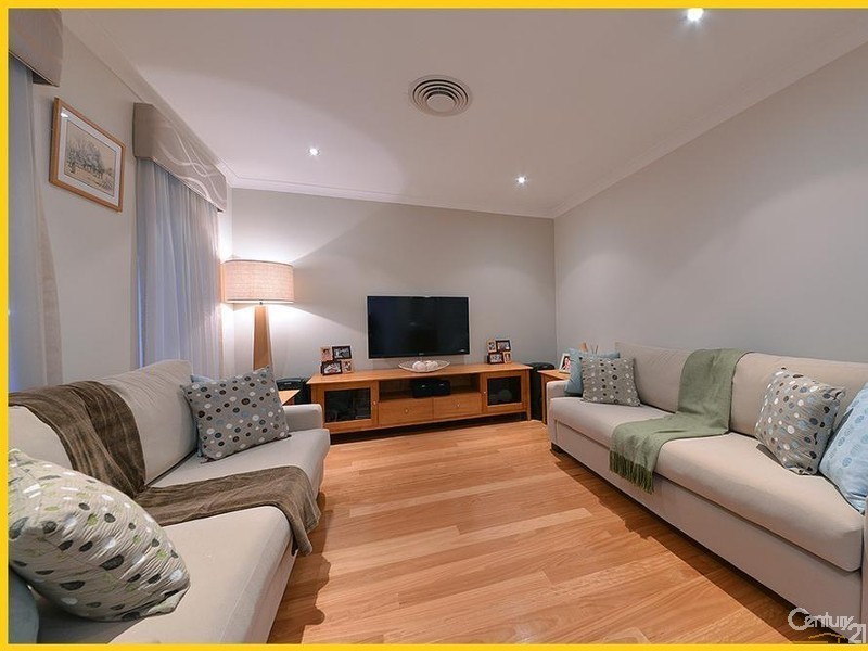 4 Somerly Drive, Clarkson WA 6030