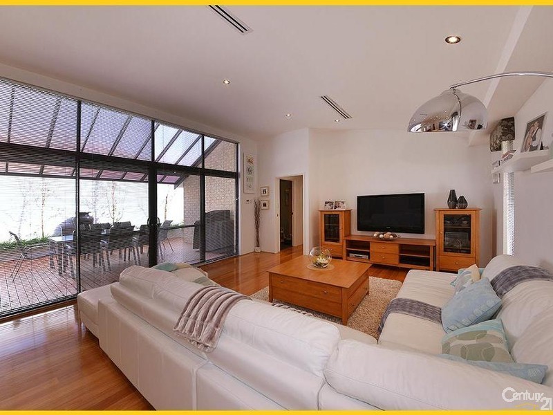 4 Somerly Drive, Clarkson WA 6030