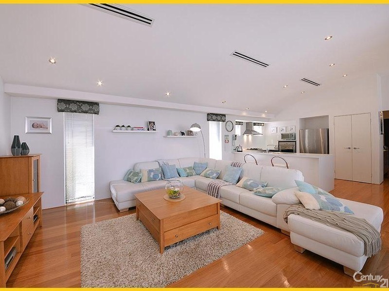 4 Somerly Drive, Clarkson WA 6030
