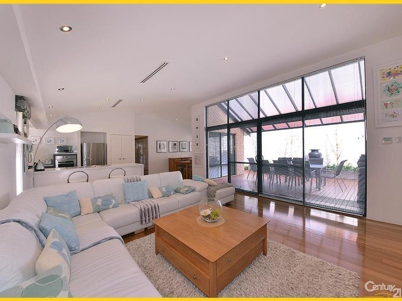 4 Somerly Drive, Clarkson WA 6030