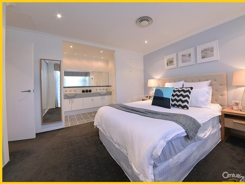 4 Somerly Drive, Clarkson WA 6030