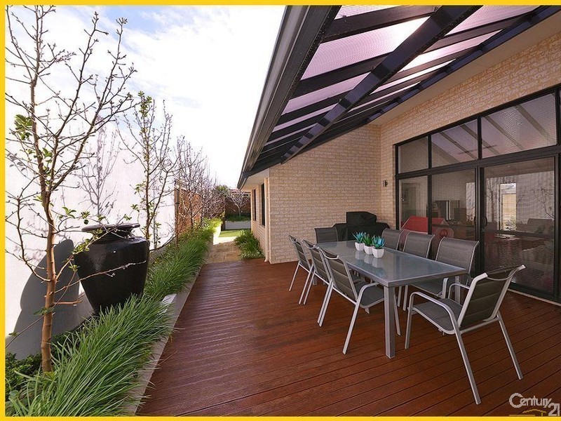 4 Somerly Drive, Clarkson WA 6030