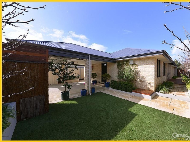 4 Somerly Drive, Clarkson WA 6030