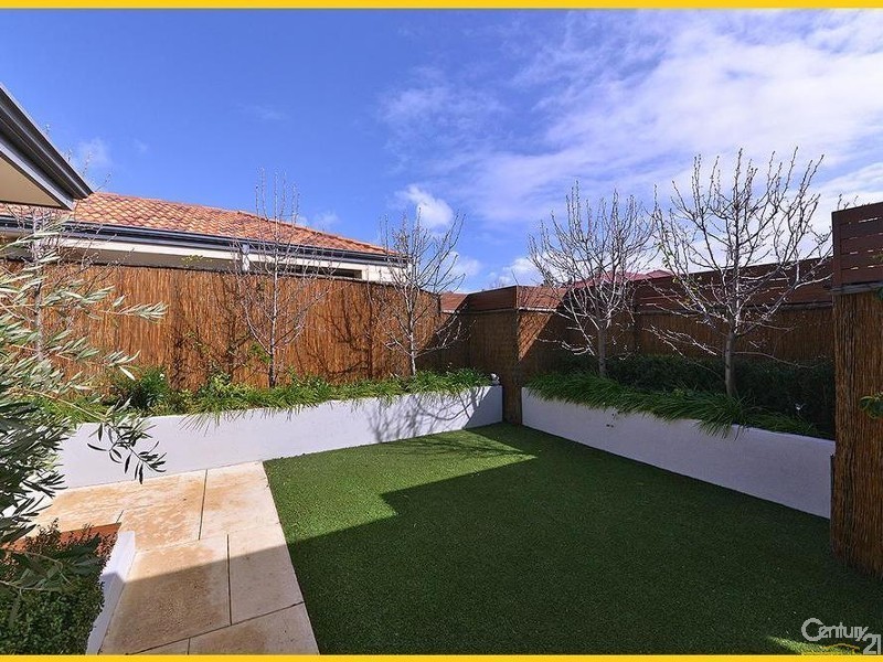 4 Somerly Drive, Clarkson WA 6030