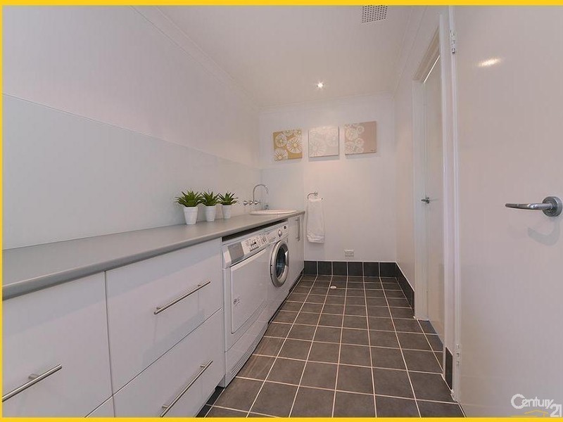 4 Somerly Drive, Clarkson WA 6030