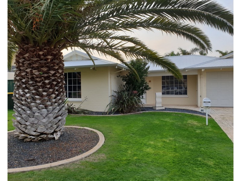 44 Savona Grove, Mindarie WA 6030