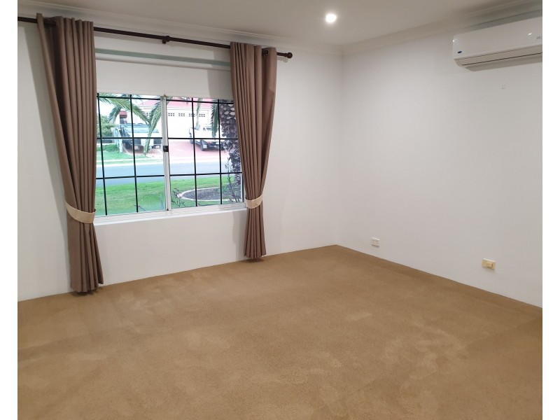 44 Savona Grove, Mindarie WA 6030