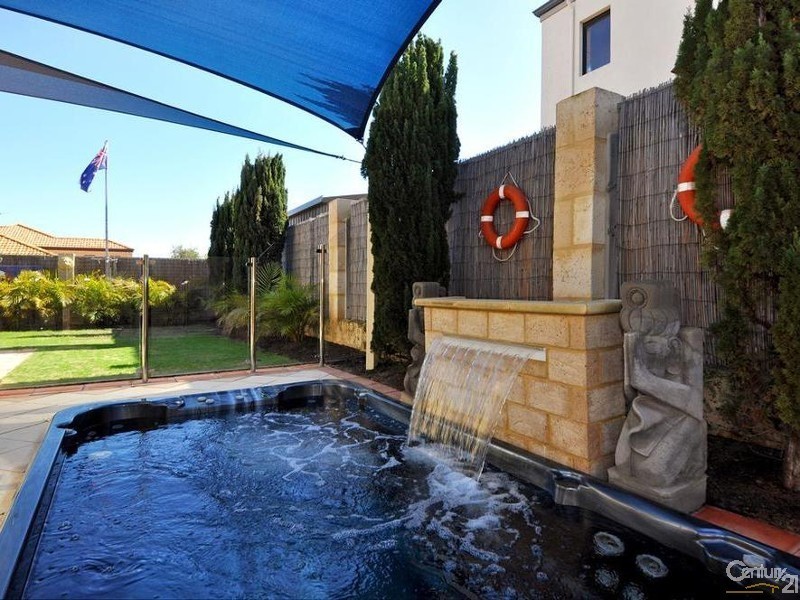 3 Bantry Bend, Mindarie WA 6030