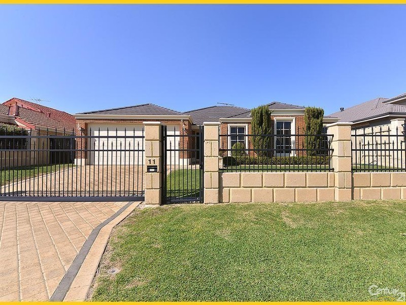 11 Manta Pass, Mindarie WA 6030