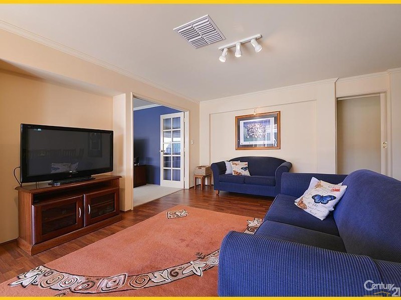 11 Manta Pass, Mindarie WA 6030