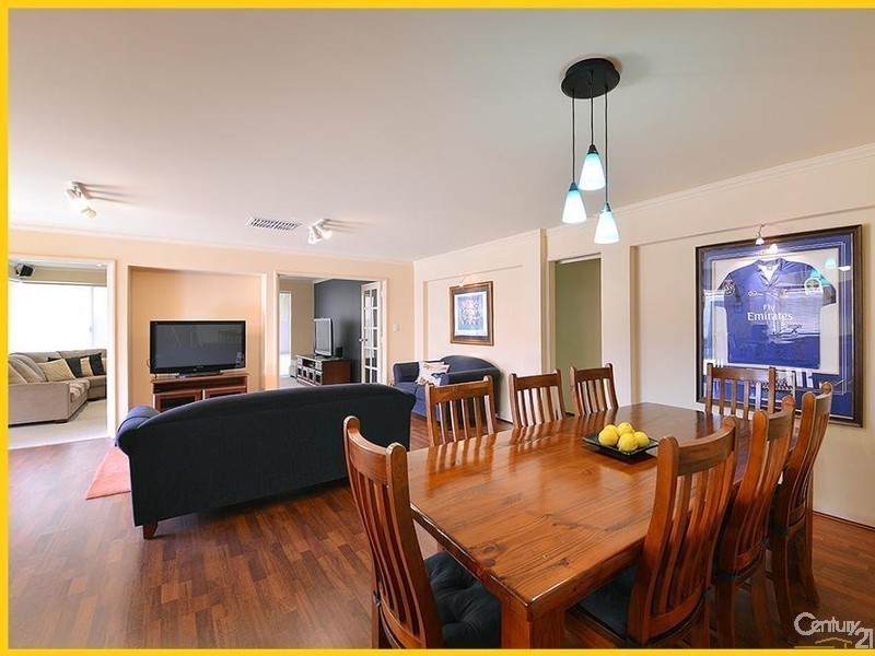 11 Manta Pass, Mindarie WA 6030