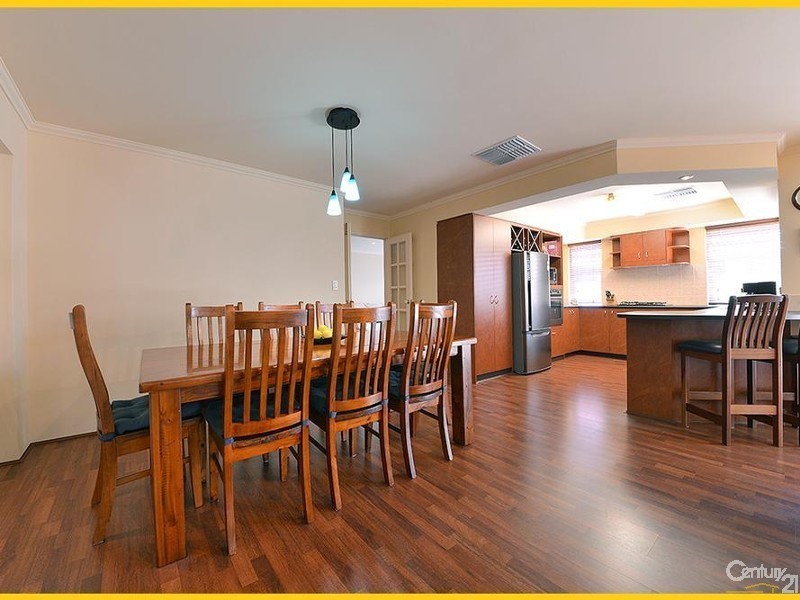 11 Manta Pass, Mindarie WA 6030