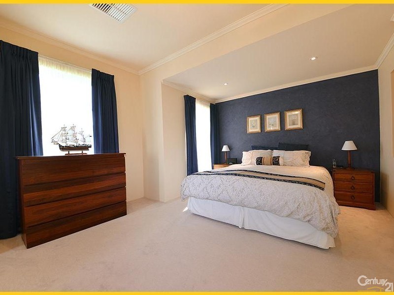 11 Manta Pass, Mindarie WA 6030