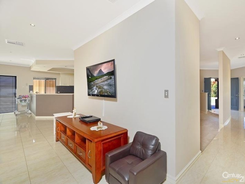 54 Tullow Gardens, Darch WA 6065