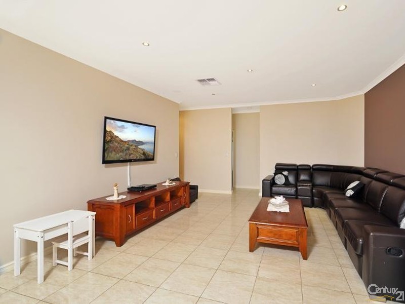 54 Tullow Gardens, Darch WA 6065