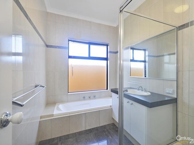 54 Tullow Gardens, Darch WA 6065