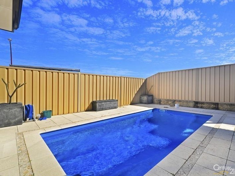 54 Tullow Gardens, Darch WA 6065