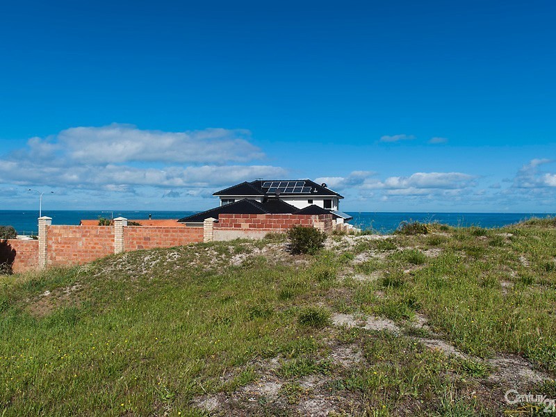 25 Hazel Avenue, Quinns Rocks WA 6030
