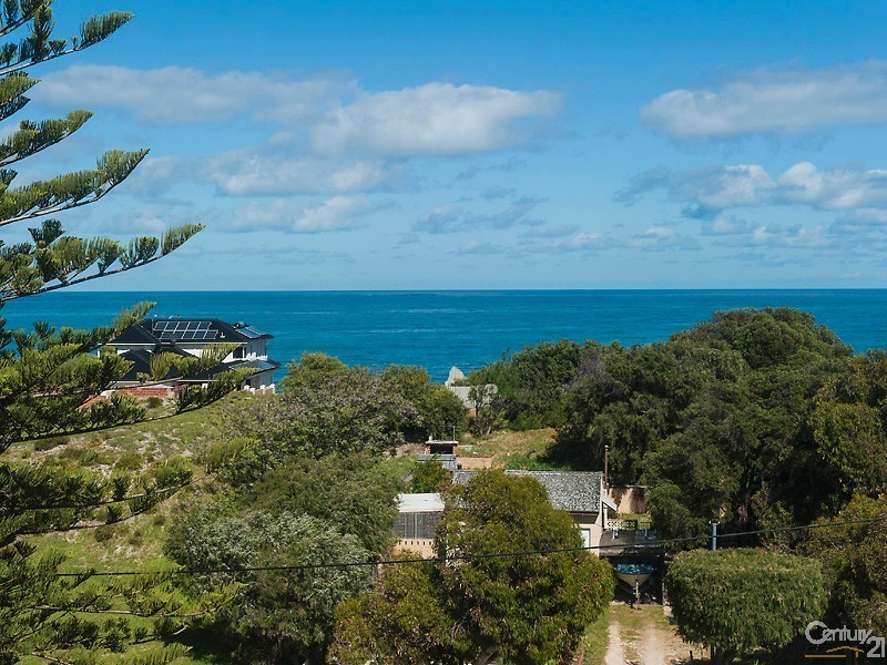 25 Hazel Avenue, Quinns Rocks WA 6030