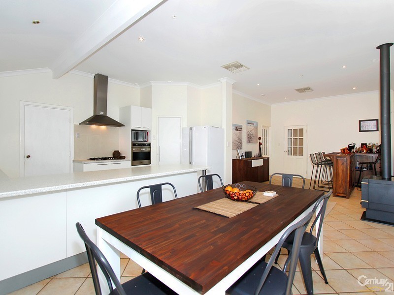 8 Glebe Close, Mindarie WA 6030