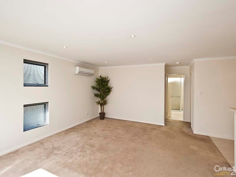 4 Emerson Turn, Clarkson WA 6030