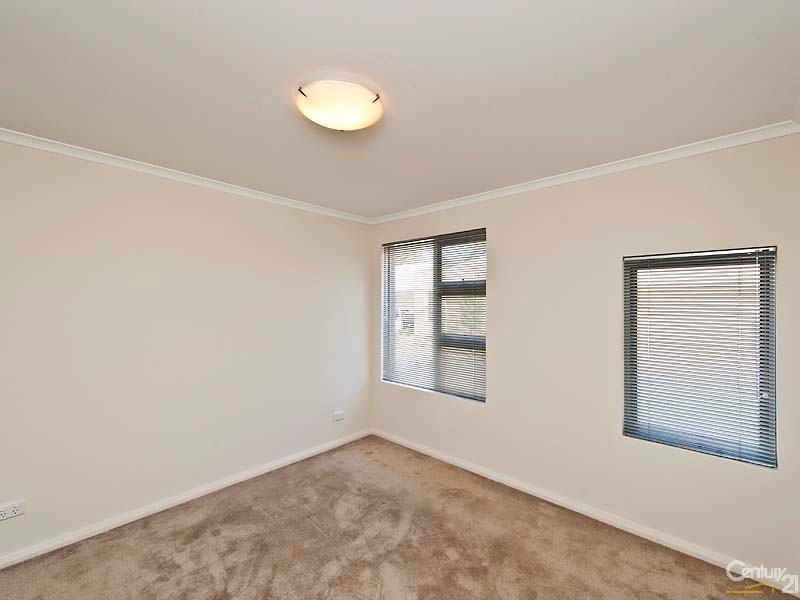 4 Emerson Turn, Clarkson WA 6030