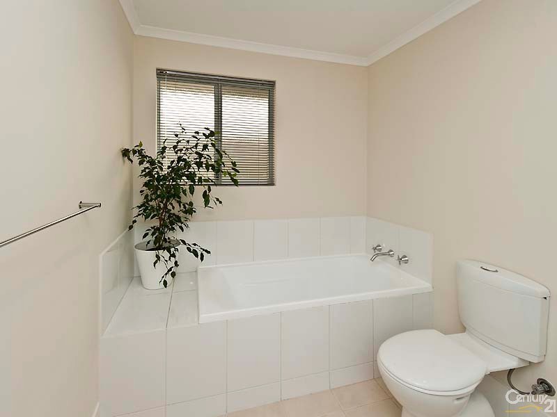 4 Emerson Turn, Clarkson WA 6030