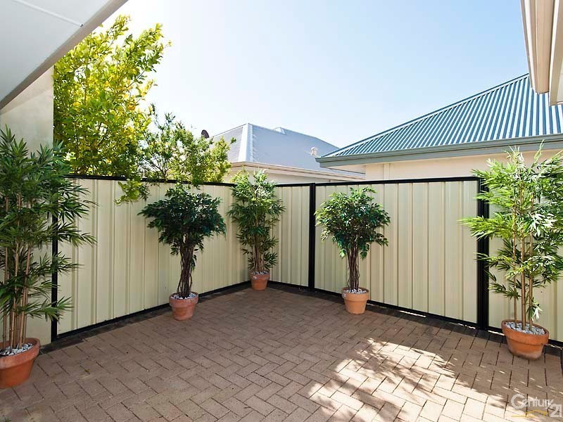 4 Emerson Turn, Clarkson WA 6030