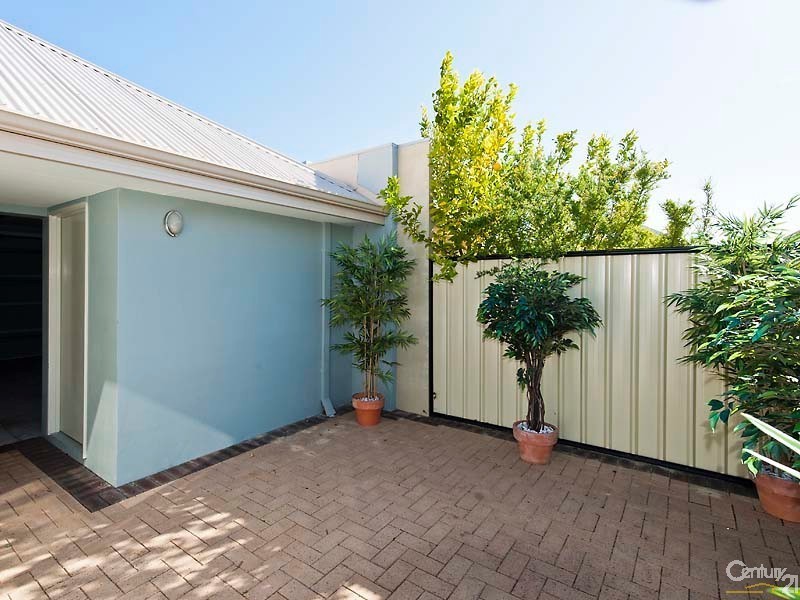 4 Emerson Turn, Clarkson WA 6030