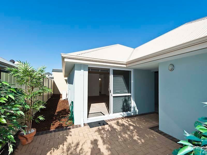 4 Emerson Turn, Clarkson WA 6030