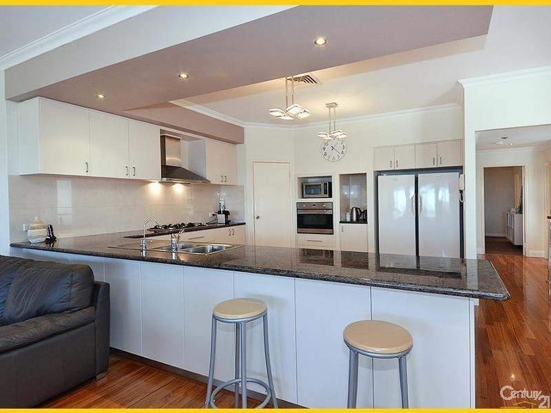 76 Kinsale Drive, Mindarie WA 6030