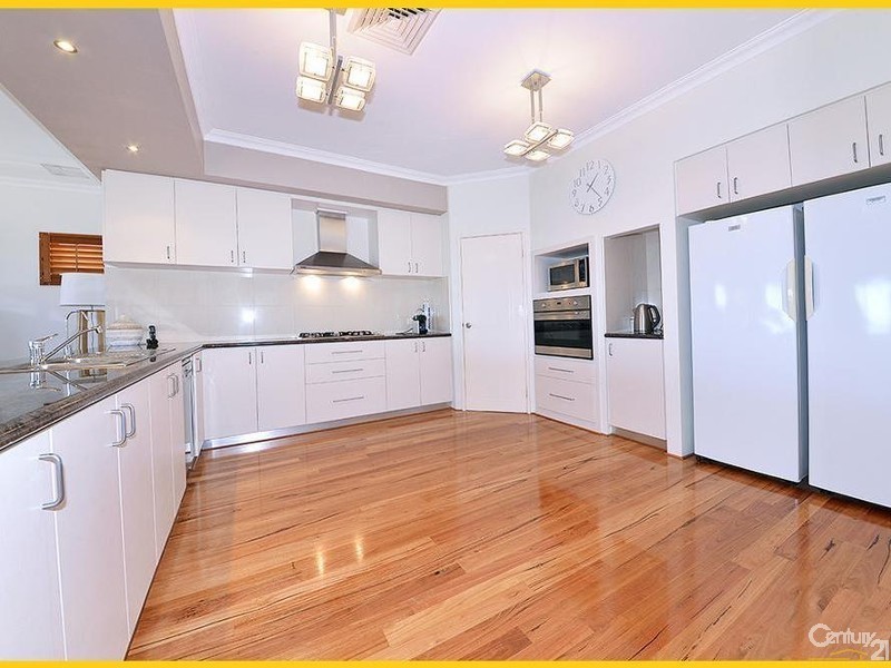 76 Kinsale Drive, Mindarie WA 6030