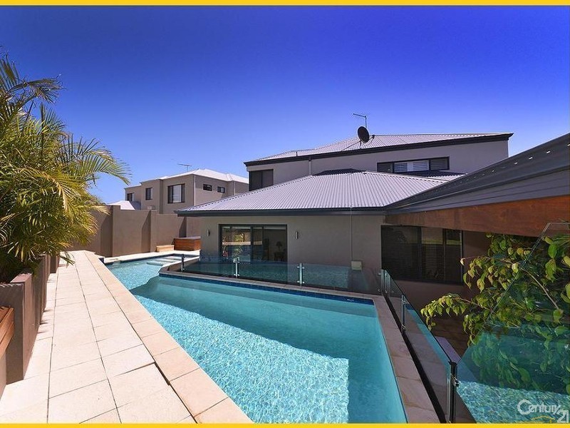 76 Kinsale Drive, Mindarie WA 6030