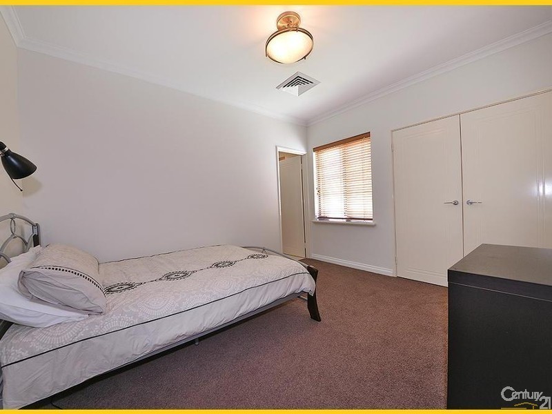 76 Kinsale Drive, Mindarie WA 6030